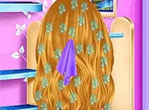 Royal Hair and Outfit Studio